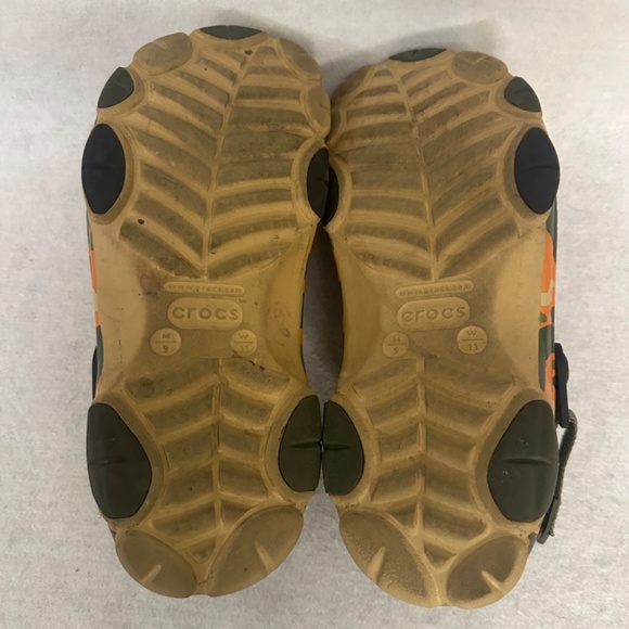 Camo Crocs with Star Wars Charms Mens size 9 / Women's size 11 Gently worn - Picture 8 of 8